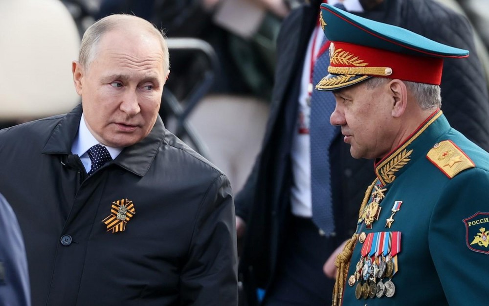 FLASH // Generalii ruşi ar fi încercat să-l convingă pe Putin să pună capăt invaziei